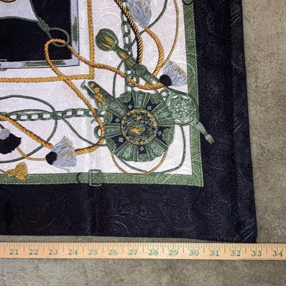 Vintage Lion And Tassel Medallion Print Scarf - Picture 11 of 11